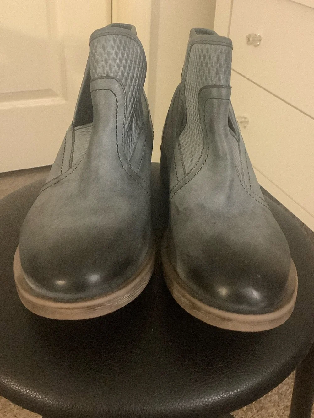 Roan Gossip Booties Size 9 Gray
